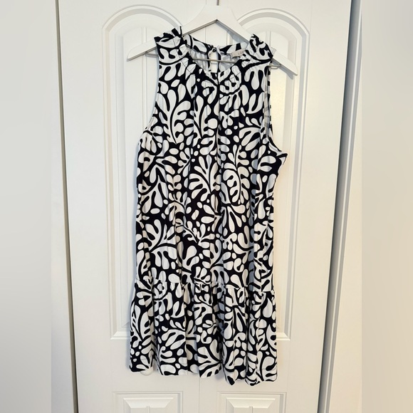 LOFT Dresses & Skirts - LOFT Black and White Patterned Dress Size Large Groovy Beach